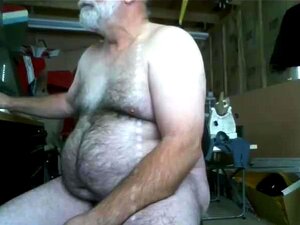 Alter Mann wichst vor der Webcam