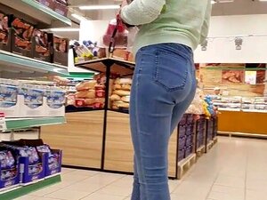 Vieni a gustare la nostra birichina ragazza russa incinta con un