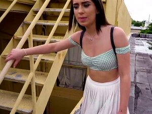 Zögernde kleine Süße Joseline Kelly fickt für großes Geld. Ein
