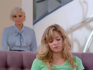 Kenzie Taylor macht sich Sorgen um ihre Stieftochter River Lynn.Kenzie