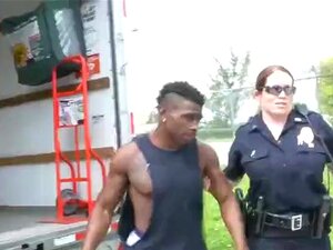 Milf chatte poilue baise petits seins On avait notre Black Cock