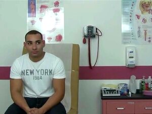 Jadizon si fa esaminare il cazzo adolescente parte 4