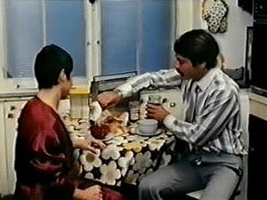 Pitkä päivä lyhyet hiukset MILF