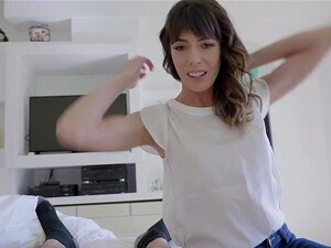 Heiße Mama Vera King bietet ihrem Stiefsohn an, auf seinem D zu