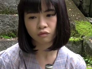 Süße japanische Frau