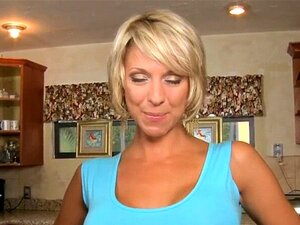 Hartes Ficken für heiße Milf. Reife Babe stöhnt lüstern, während