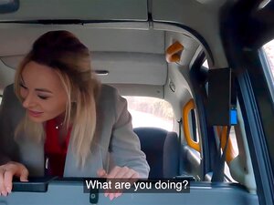 Fake Taxi Hübsche Frau in roter Unterwäsche wird durchgebohrt, bevor