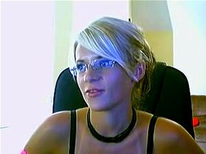 Ann Cutie Livecam visar röd sexleksak,