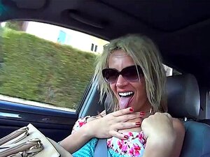 Buste Poolse MILF openbaar flitsen