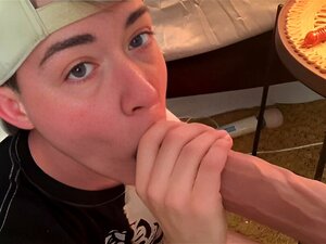 Transjunge *** Auf Schwanz Ftm Deepthroat