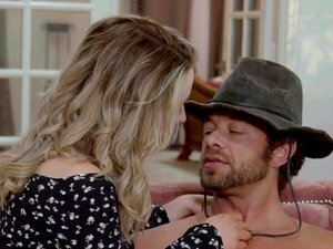 Verheiratete Kate Kennedy hat Spaß mit ihrem Gärtner