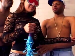 DevilsGangbangs Latina wird von einem BBC in den Arsch gefickt