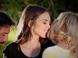 CherryPop Riley Reid schließt sich einem sexy Picknick von Paaren an