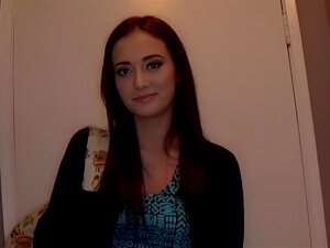 Neues Mädchen wird von Fake-Agent beim Casting gefickt