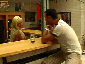 Piercad fitta fingerknullad