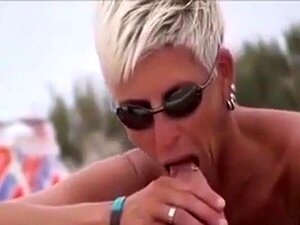 Nude Beach - Heißer öffentlicher Sex. Nacktbadestrand - Heiße