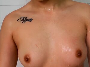 Lulu Chu genießt Pierces harten Steinschwanz