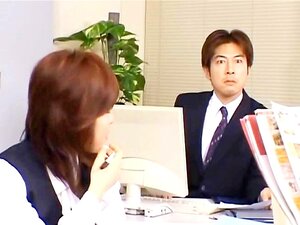 Азијска секретарица љуби шефа