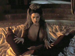 Bram Stokerin Dracula (1992) Monica Bellucci
