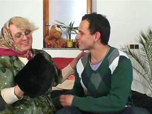 Busig mormor ger upp sitt gamla hål