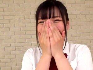 Asiatisches zierliches süßes Mädchen wird hart gefickt