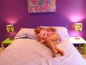 Blond Hotty, nicht ihr Stiefvater, und Morning Wood
