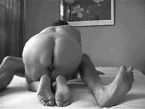 Oma fickt einen Schwanz und spritzt ab