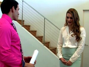 Echte versaute Vermieterin wichst Schwanz. Echte versaute