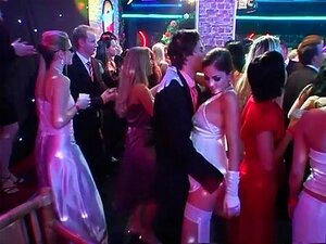 Erstaunliche Pornostars Silvia Monti, Sarah Twain und Billy Raise in