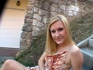 Sexy und wilder öffentlicher Blowjob