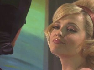 Batman wordt afgezogen door Alexis Texas. Batman wordt afgezogen door