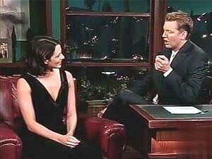 Asia Argento in Late Late Show mit Craig Kilborn (TV) (2000), Craig