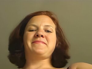 Zavodljive mame uranjaju u zadovoljstvo dok im se tesne zadnjice