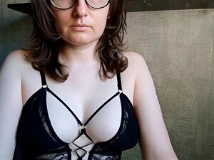 Mama flirtet mit Ihren haarigen Achseln