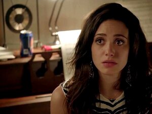 Emmy Rossum Nacktsex-Szene in der schamlosen Serie ScandalPlanet