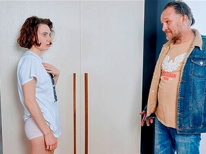 Glücklicher Handwerker bekommt einen Blowjob