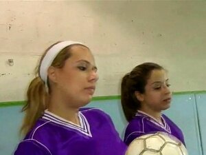 Les amateurs vingeren kutje. Les amateurs vingeren kut buiten op