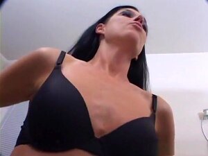 Heißeste Pornodarstellerin India Summer in erstaunlicher