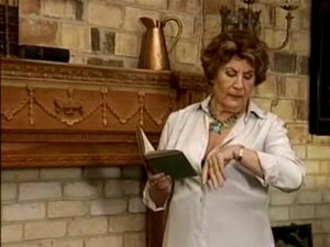 Oma mit frischem Schwanz von TROC