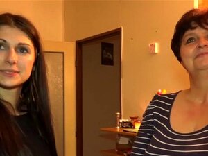 OmaHunteR Geile Rijpe Brigita Speelbeelden. Buste rijpe vrouw bezocht