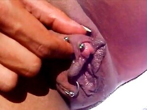 groß gepiercte fany