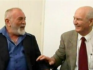 riesiger schwarzer Schwanz für die Grampa