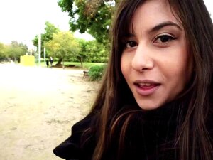 Anya Kray ganha dinheiro depois de um sexo anal selvagem com um