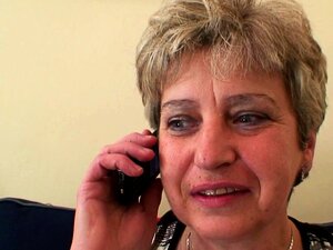 Vivez une rencontre inoubliable avec une blonde mûre qui sait