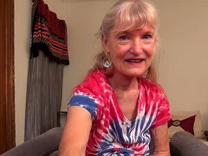 TanteJudys - Amateur-Hippie-Oma Diana gibt dir einen Ruckjob (POV)