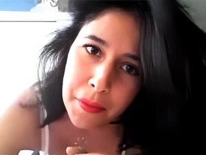 Scopri la sensualità pura di una casalinga turca, una bellezza