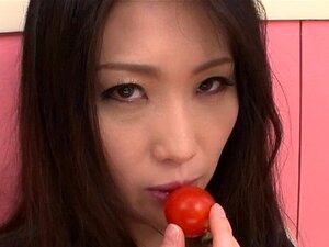 Unhöflicher und wilder asiatischer BDSM-Sex. Asiatische Tussi mit