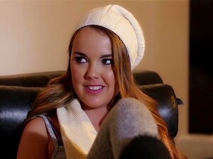 Dillion Harper und Elle Alexandra haben heißen Strap-On-Sex