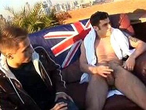 str8 Andy задиркује геј момка