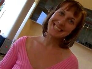 Verführerische Dilettante-Stiefmutter, die ich gerne ficken würde,